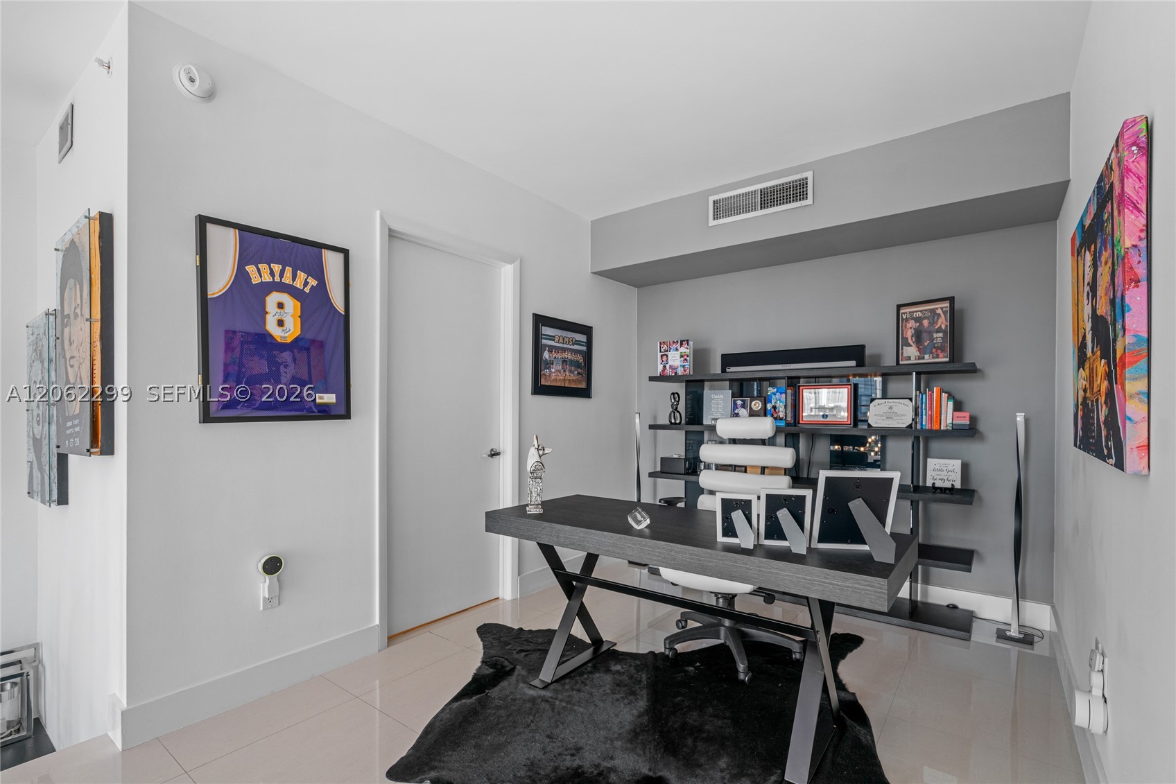 92 SW 3rd St #708, Miami FL 33130