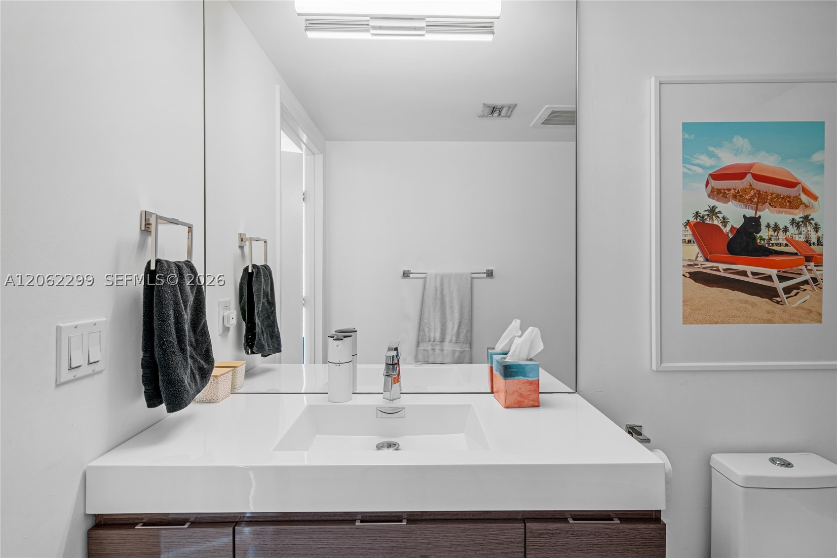 92 SW 3rd St #708, Miami FL 33130