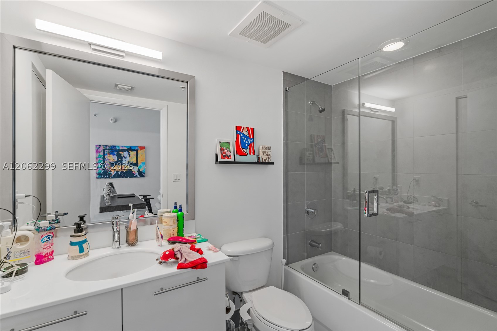 92 SW 3rd St #708, Miami FL 33130