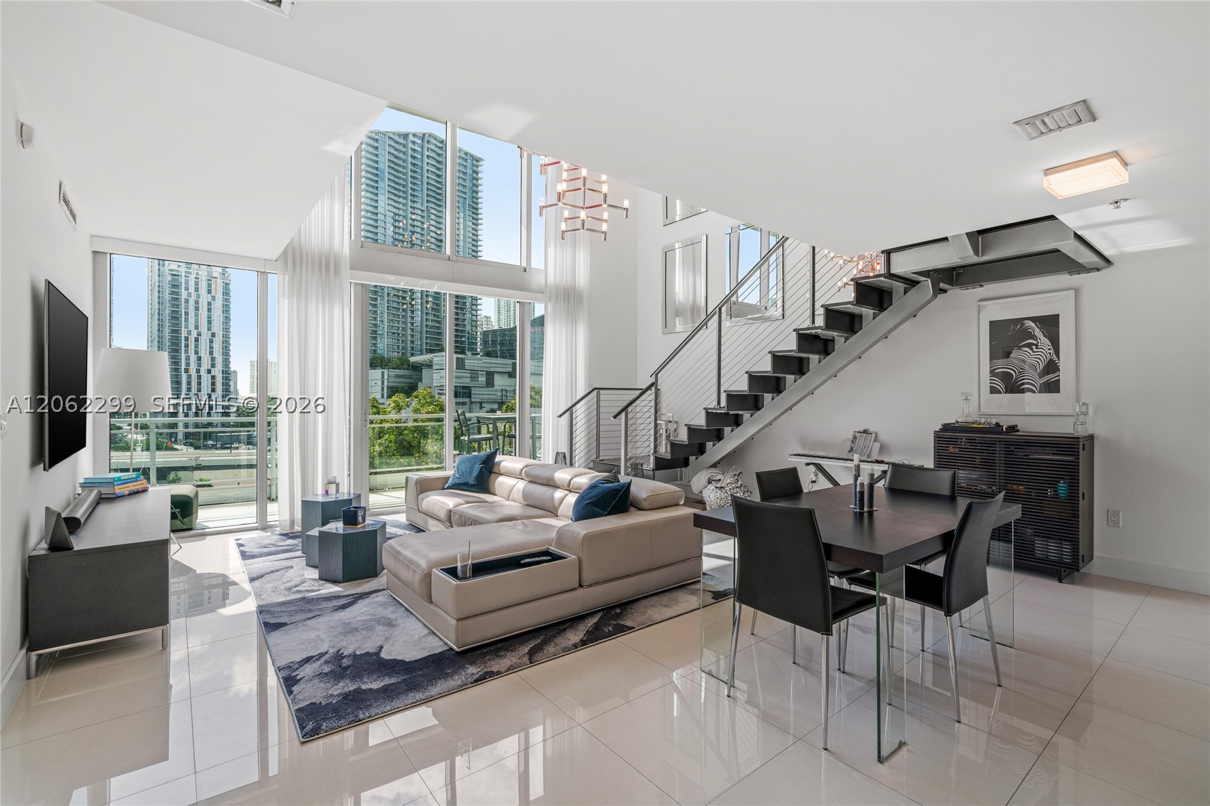 92 SW 3rd St #708, Miami FL 33130