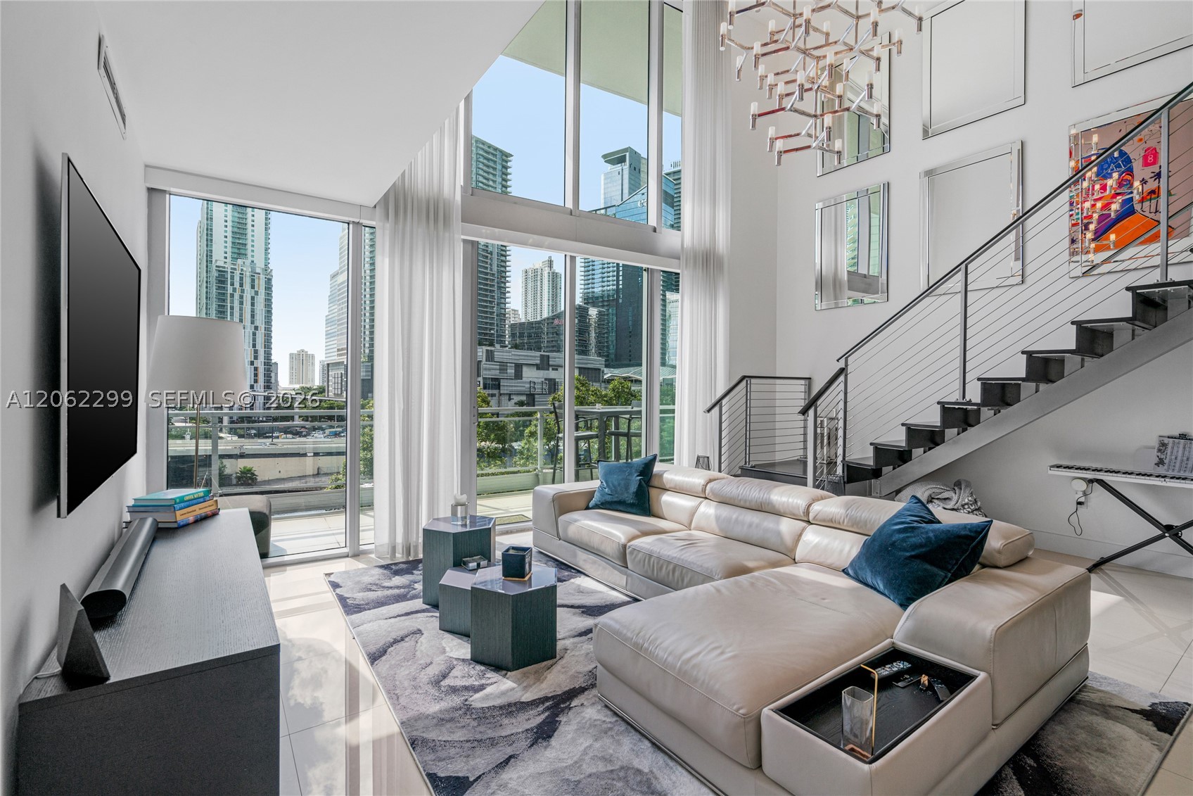 92 SW 3rd St #708, Miami FL 33130