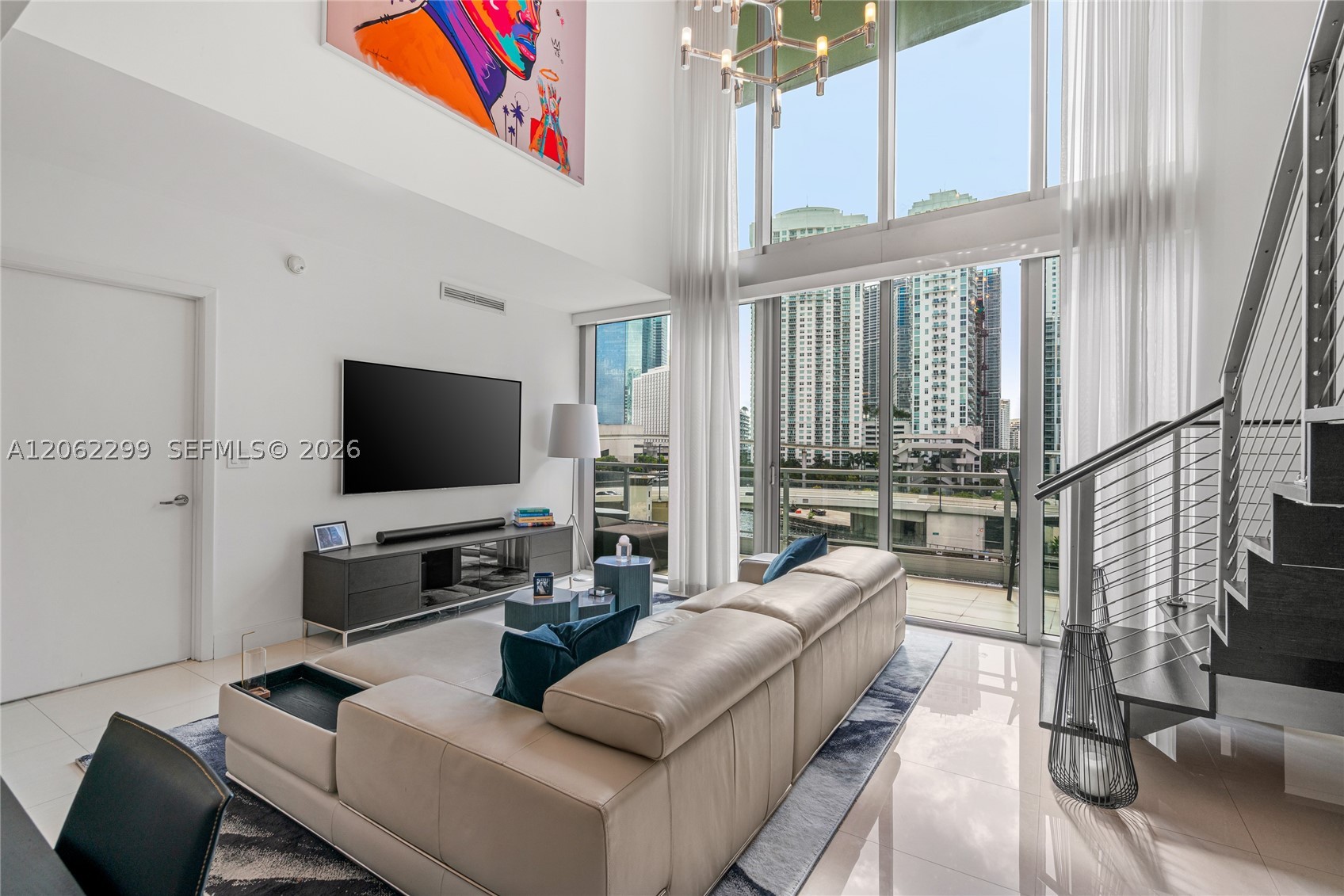 92 SW 3rd St #708, Miami FL 33130