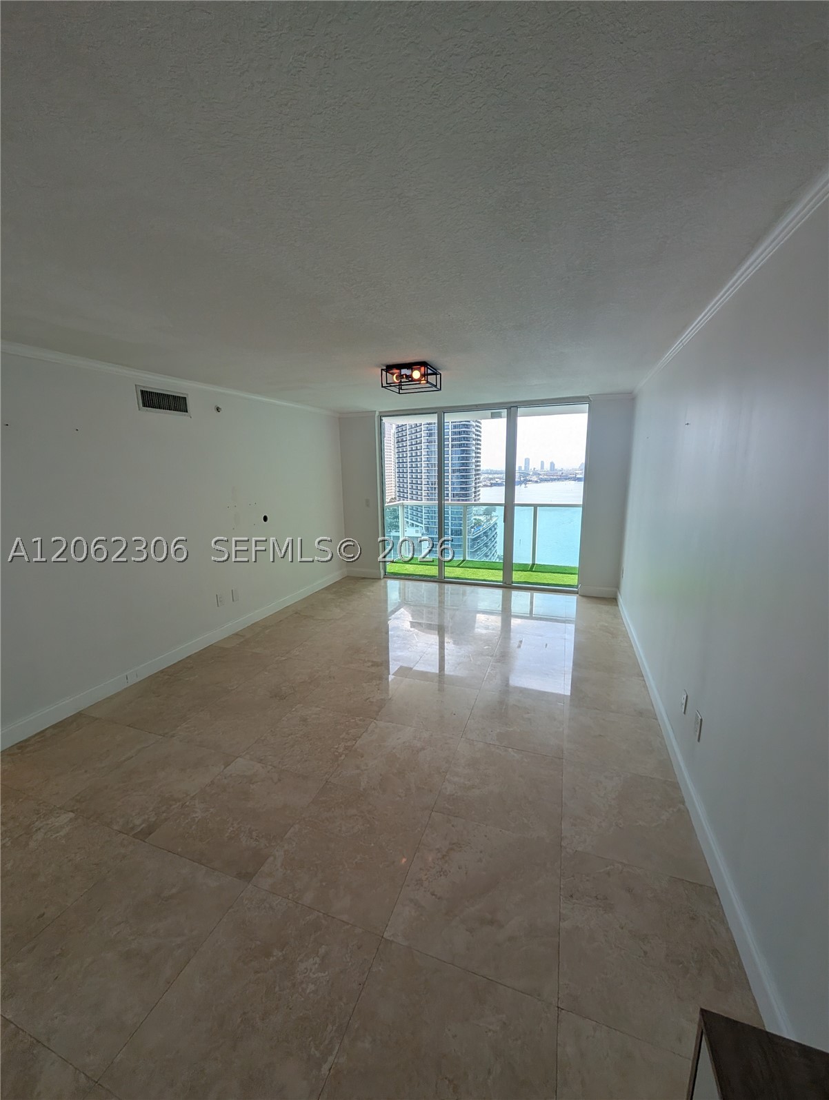 31 SE 5 #3002, Miami FL 33131