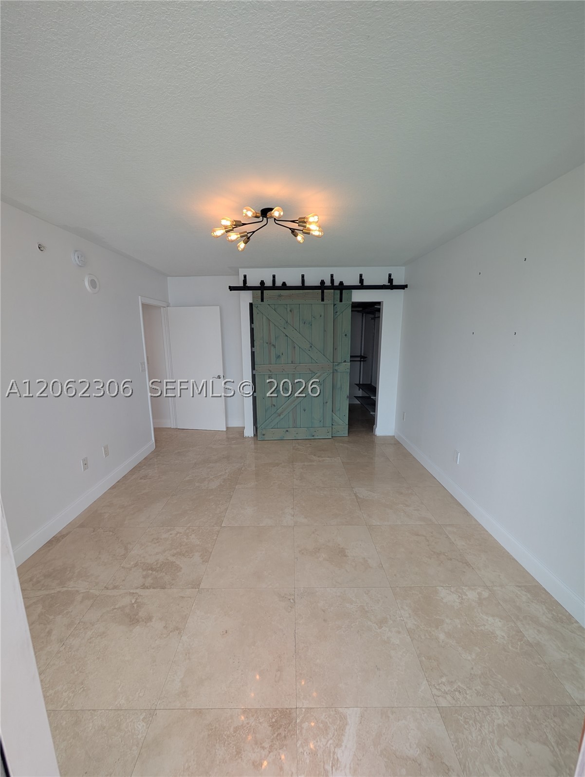 31 SE 5 #3002, Miami FL 33131