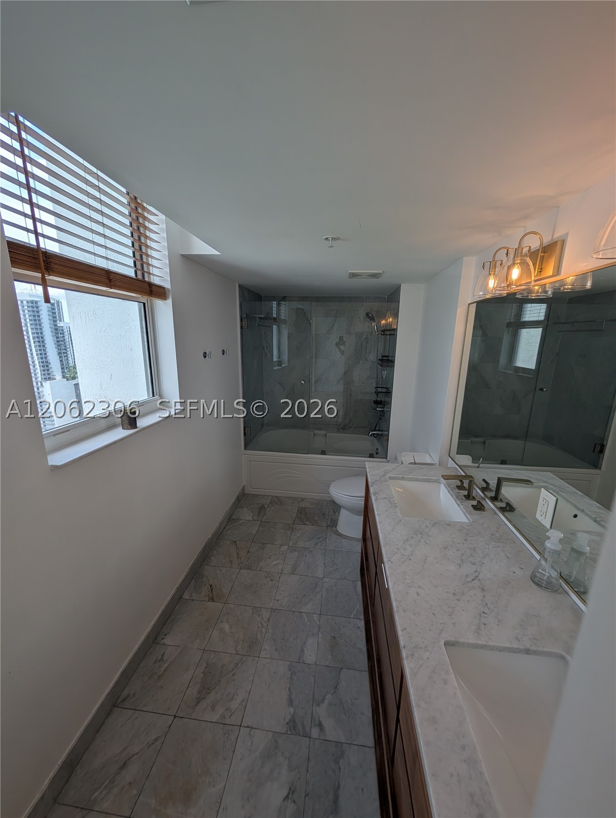31 SE 5 #3002, Miami FL 33131