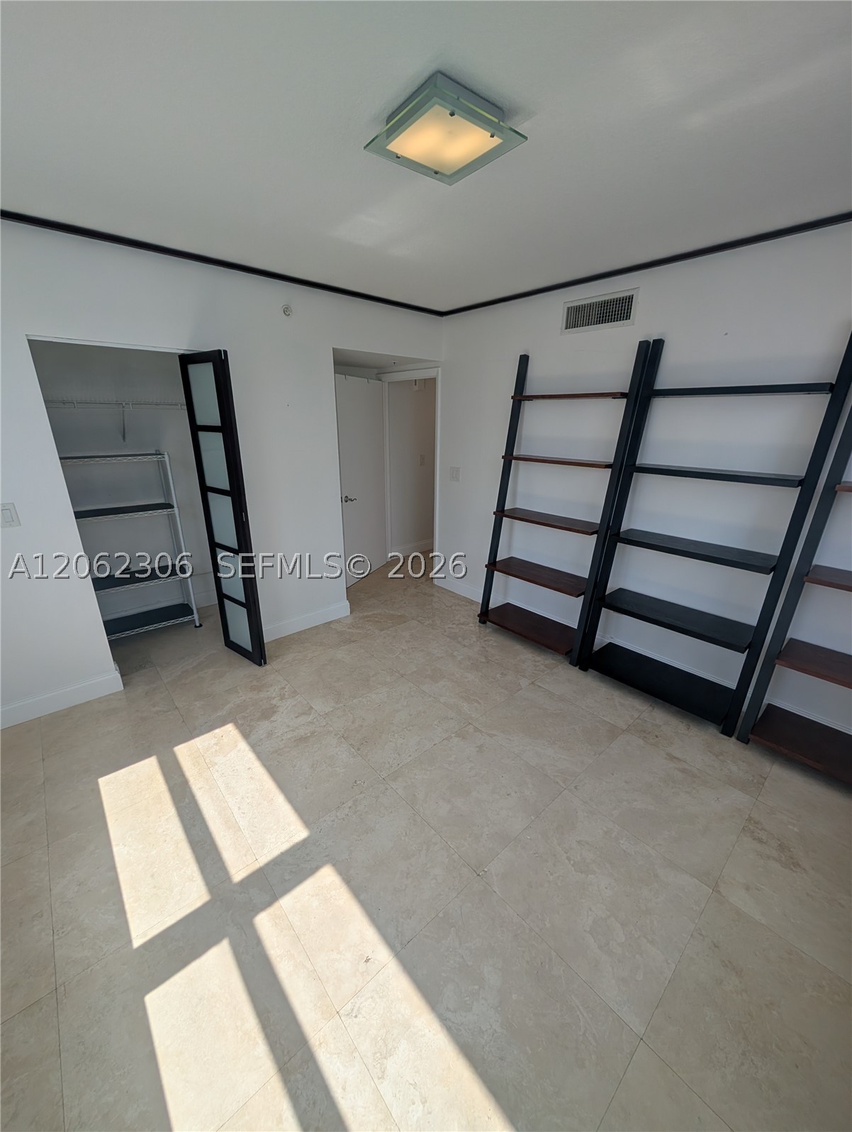 31 SE 5 #3002, Miami FL 33131