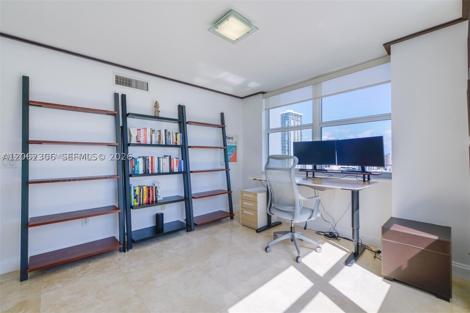 31 SE 5 #3002, Miami FL 33131