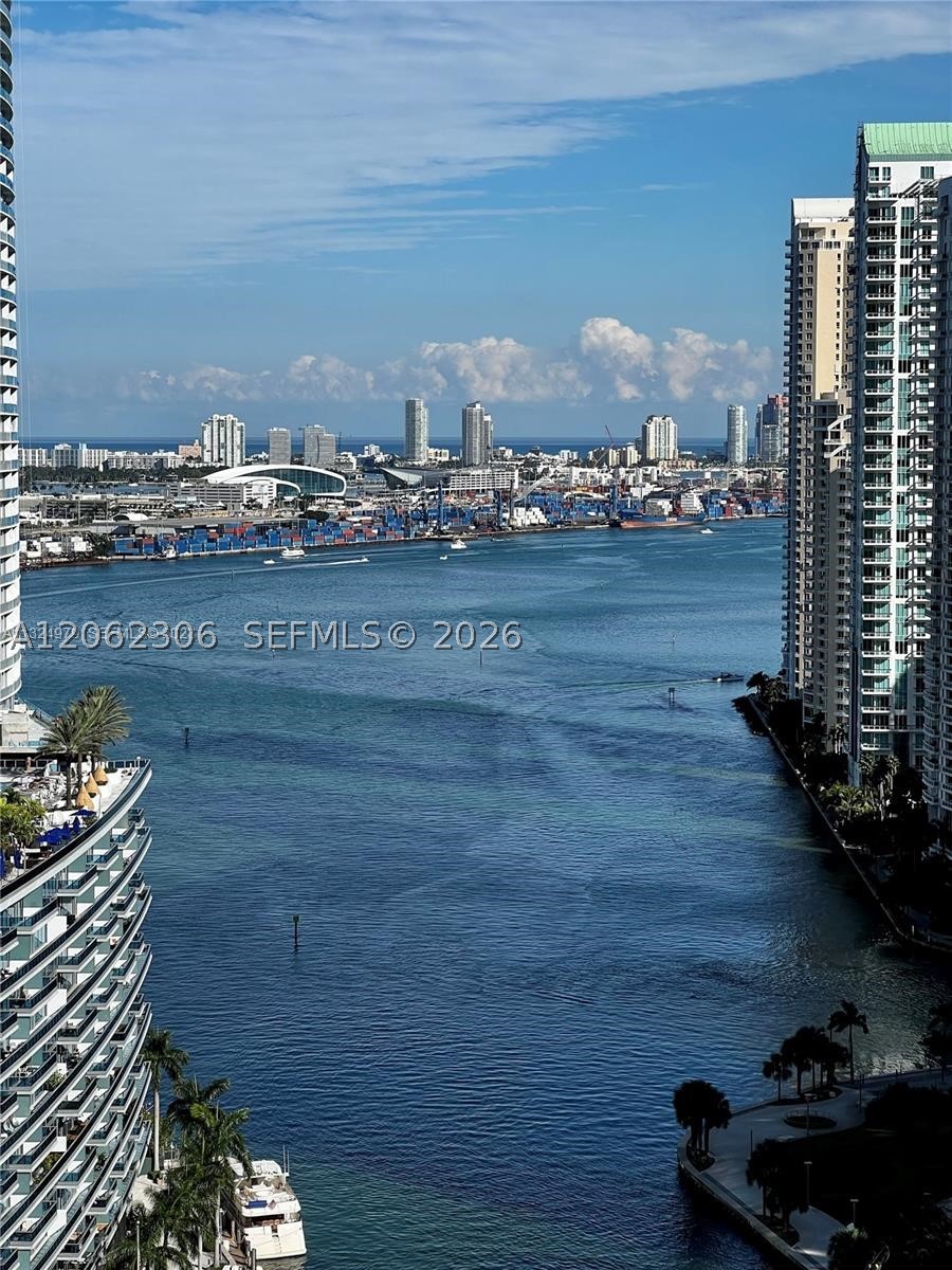 31 SE 5 #3002, Miami FL 33131