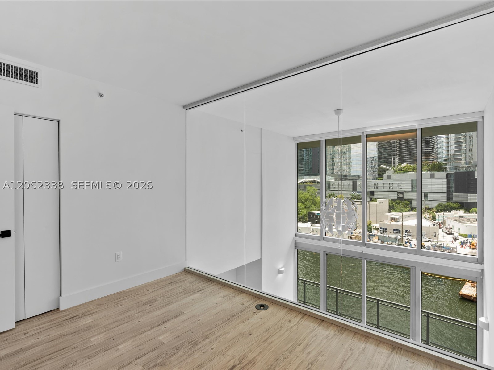 92 SW 3rd St #704, Miami FL 33130