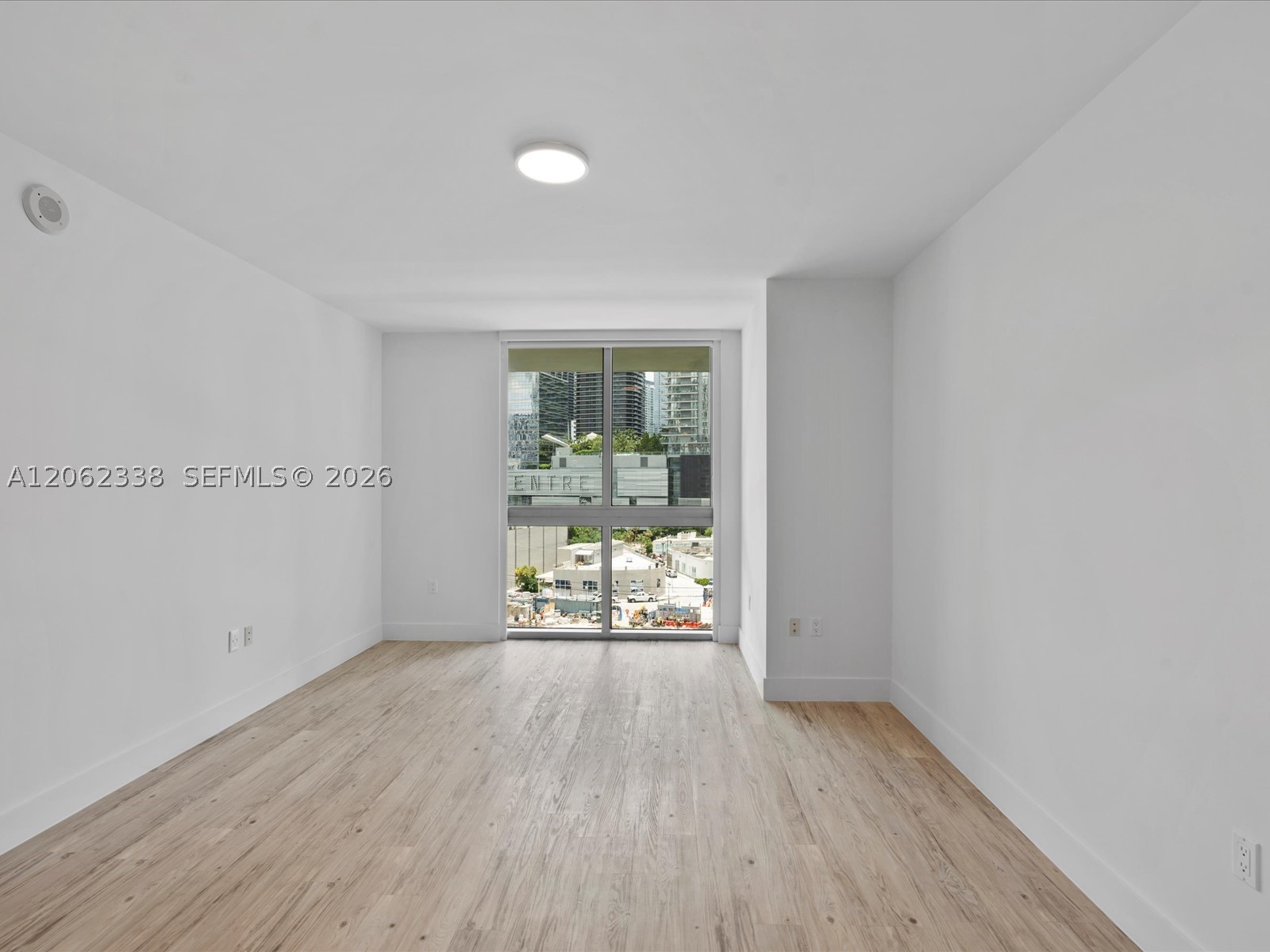 92 SW 3rd St #704, Miami FL 33130