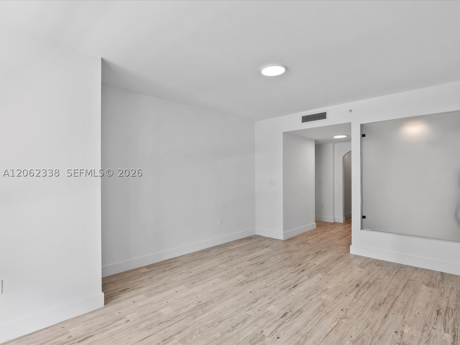 92 SW 3rd St #704, Miami FL 33130