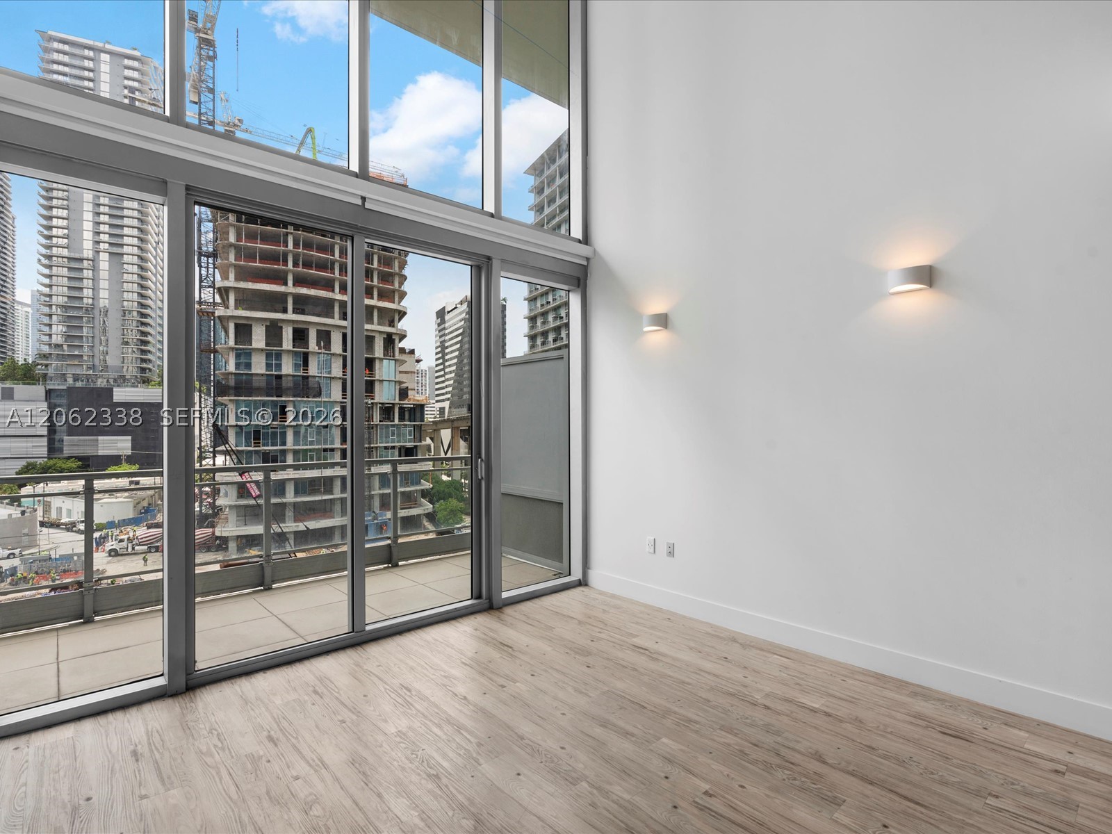 92 SW 3rd St #704, Miami FL 33130