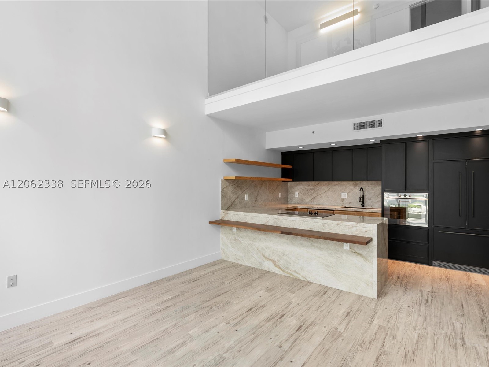 92 SW 3rd St #704, Miami FL 33130