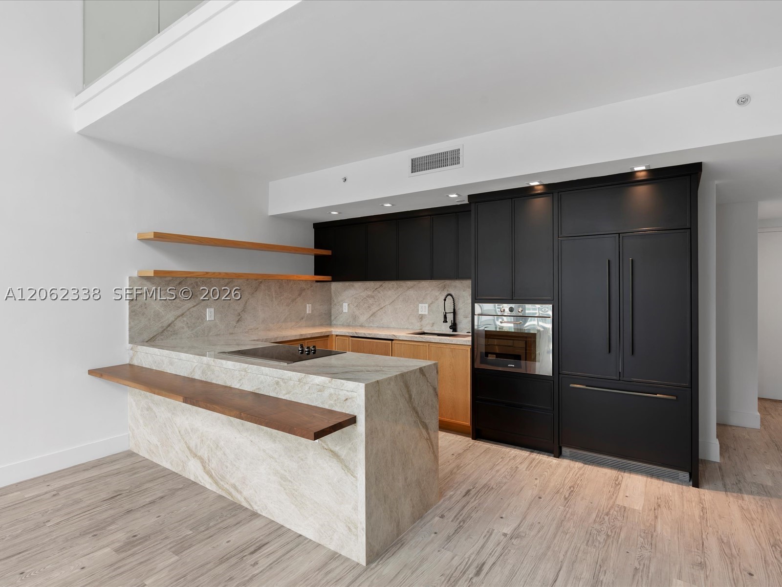 92 SW 3rd St #704, Miami FL 33130