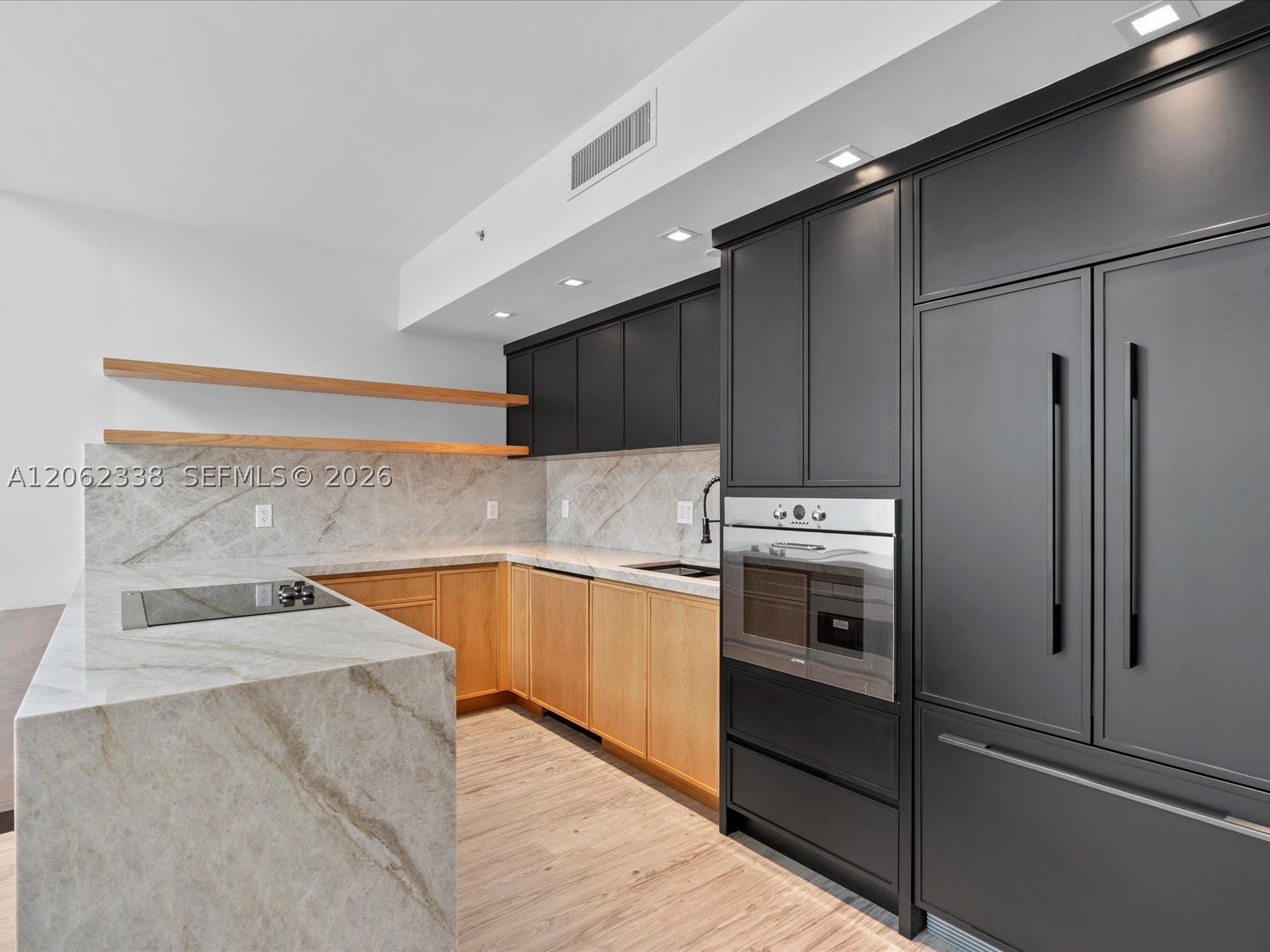 92 SW 3rd St #704, Miami FL 33130
