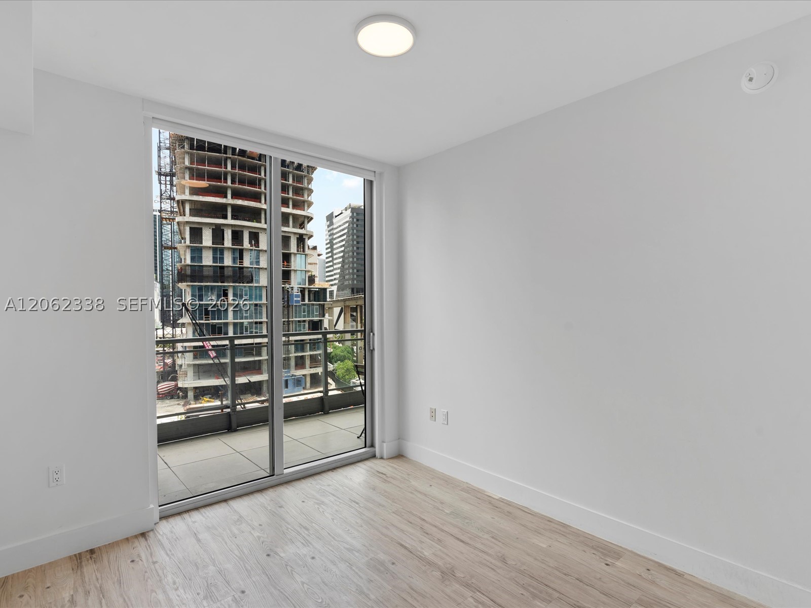 92 SW 3rd St #704, Miami FL 33130