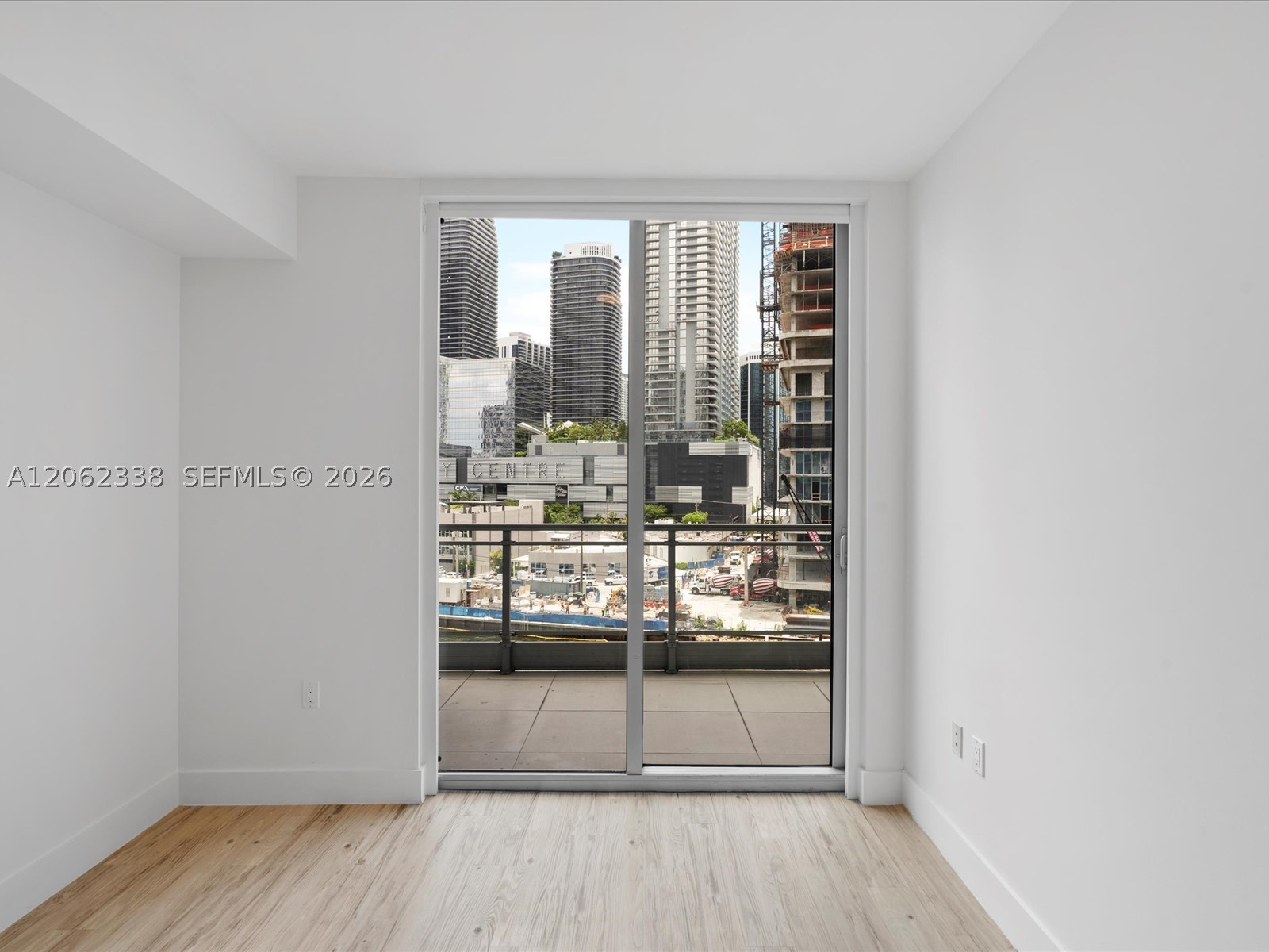 92 SW 3rd St #704, Miami FL 33130