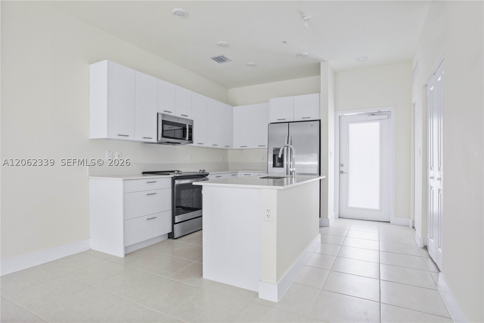 8001 NW 41st St #F-106, Doral FL 33166
