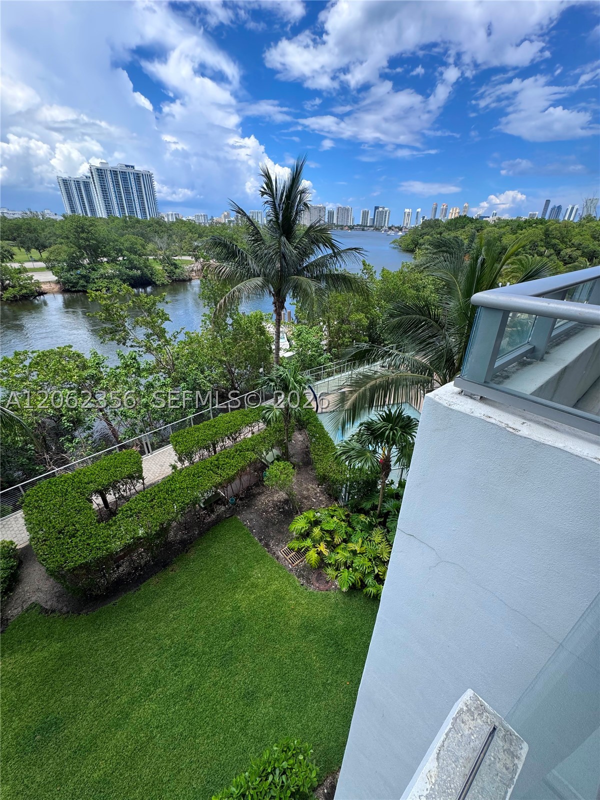 16385 Biscayne Blvd #305, North Miami Beach FL 33160