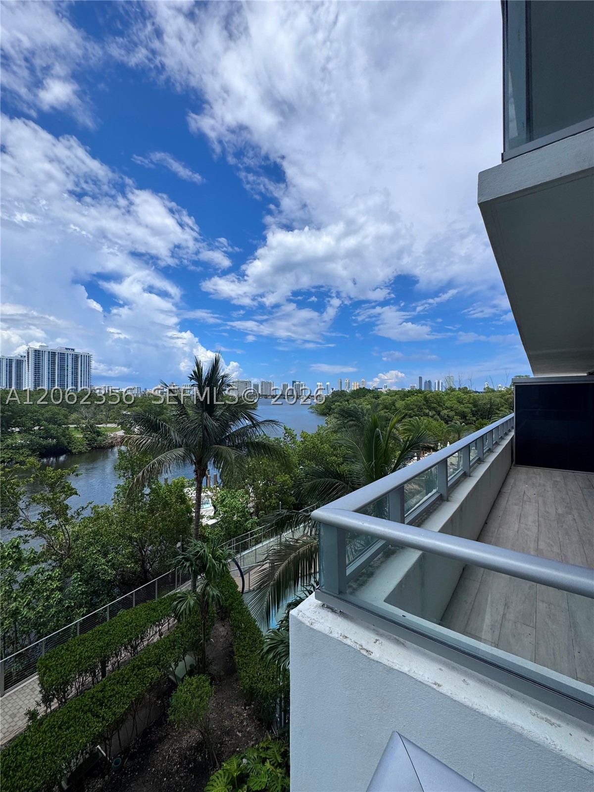 16385 Biscayne Blvd #305, North Miami Beach FL 33160