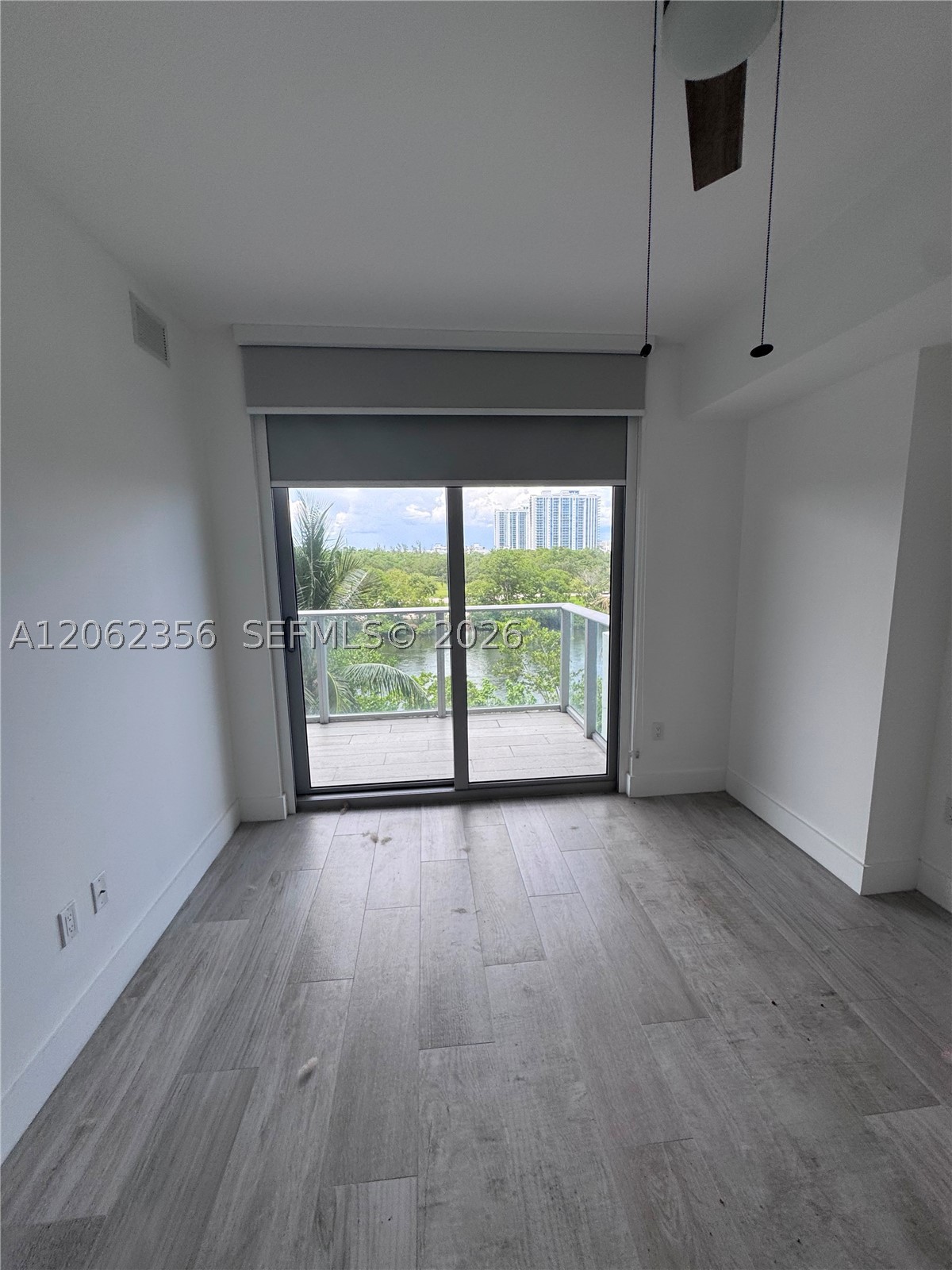 16385 Biscayne Blvd #305, North Miami Beach FL 33160