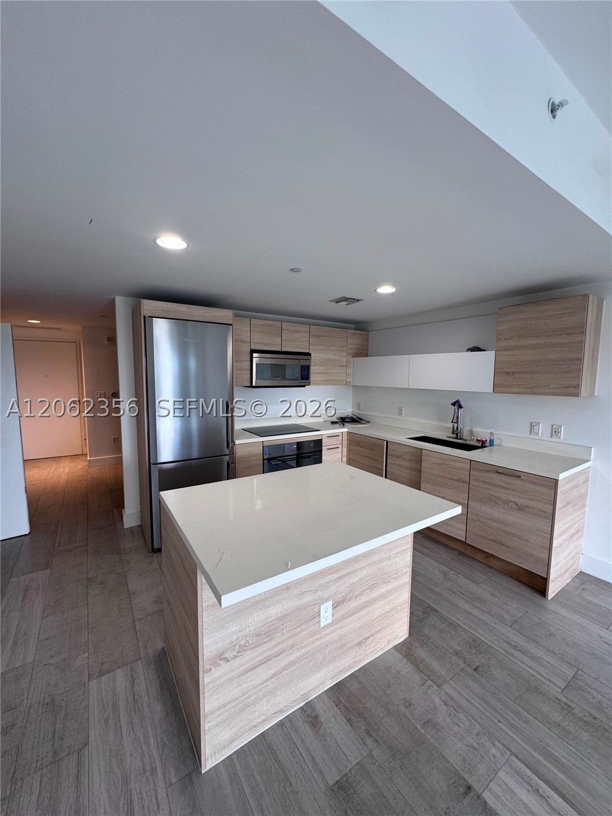 16385 Biscayne Blvd #305, North Miami Beach FL 33160