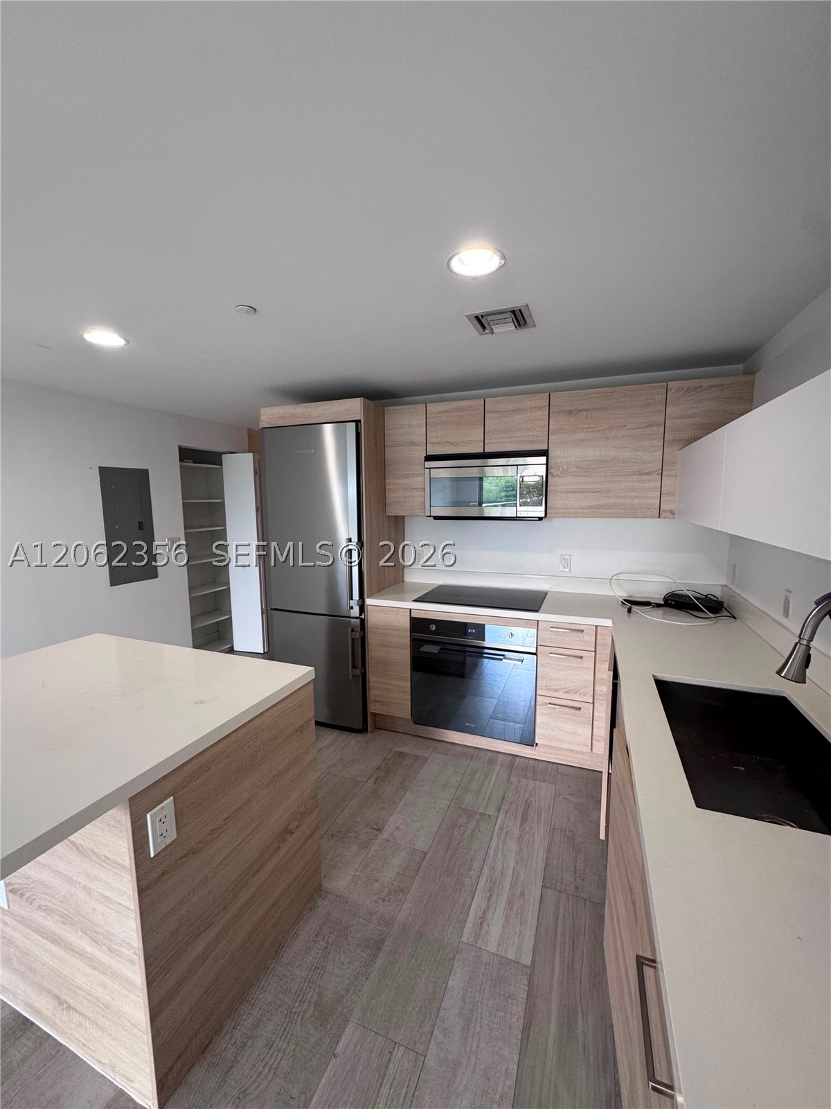 16385 Biscayne Blvd #305, North Miami Beach FL 33160