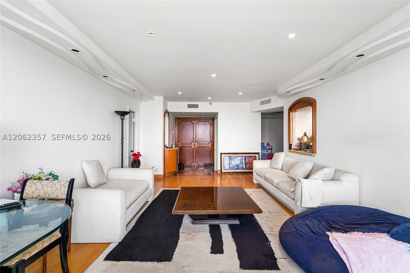20281 E Country Club Dr #909, Aventura FL 33180