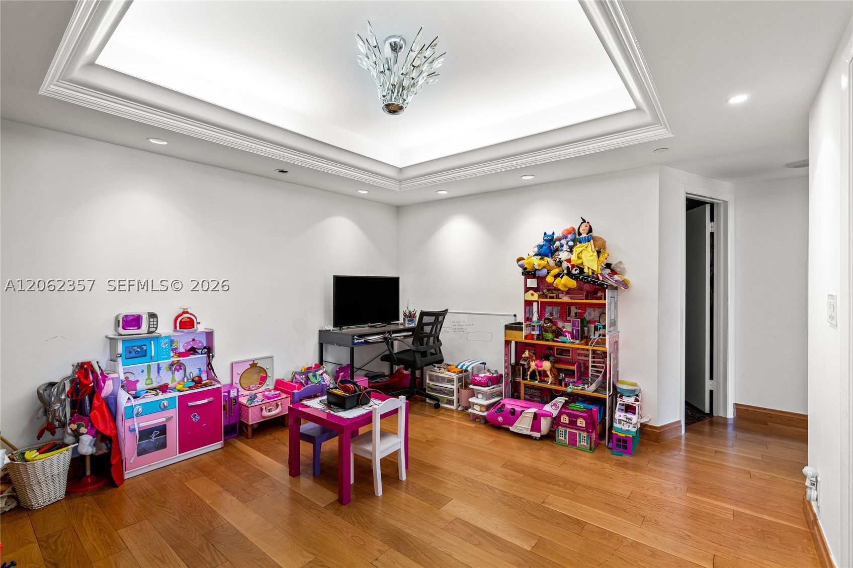20281 E Country Club Dr #909, Aventura FL 33180
