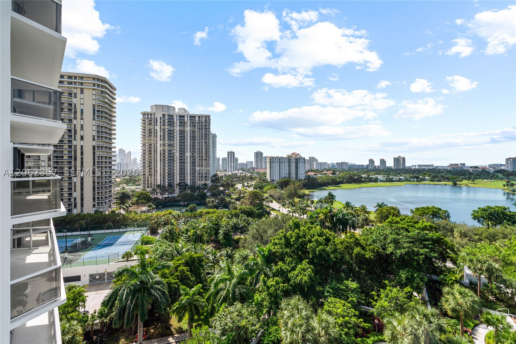20281 E Country Club Dr #909, Aventura FL 33180