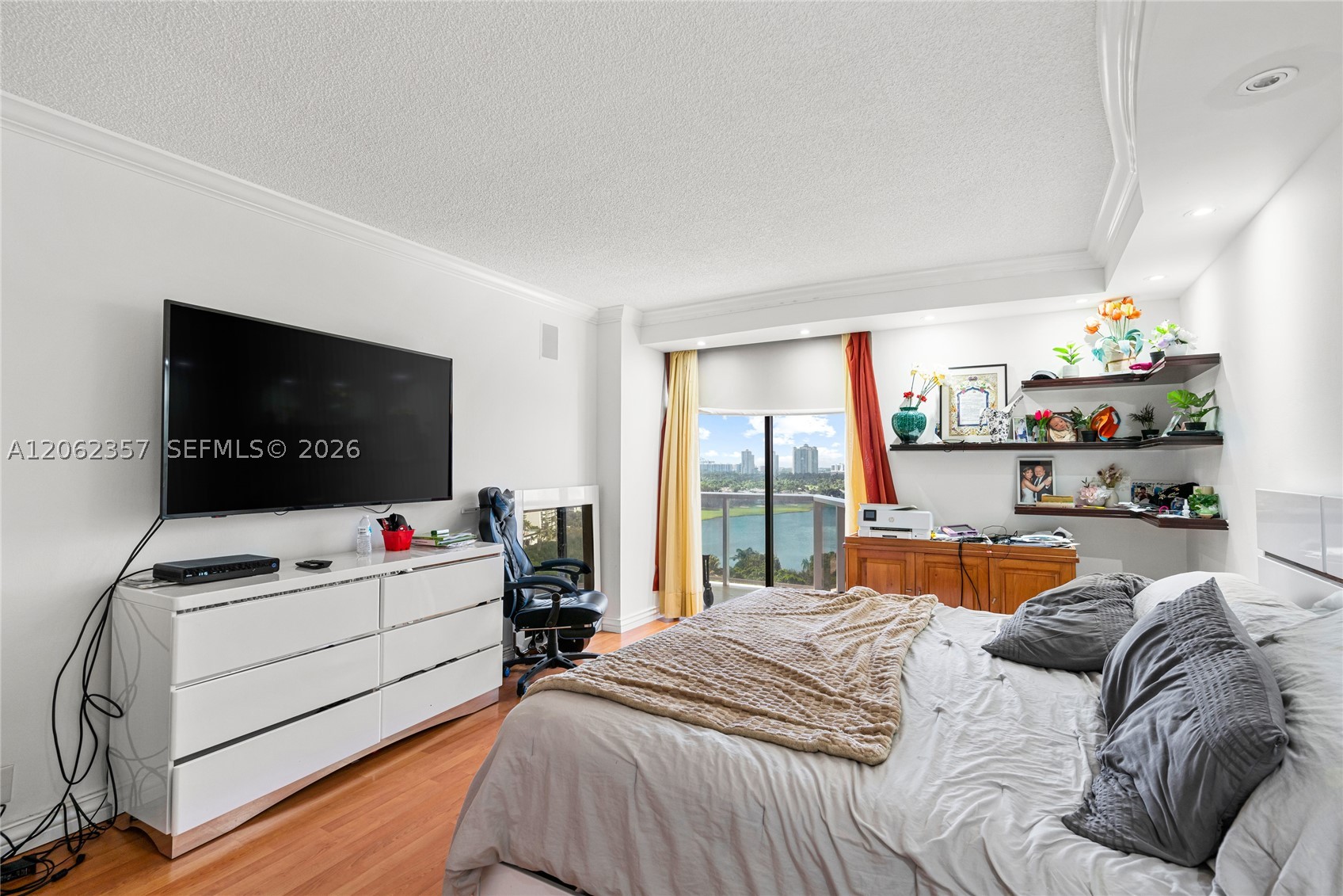 20281 E Country Club Dr #909, Aventura FL 33180
