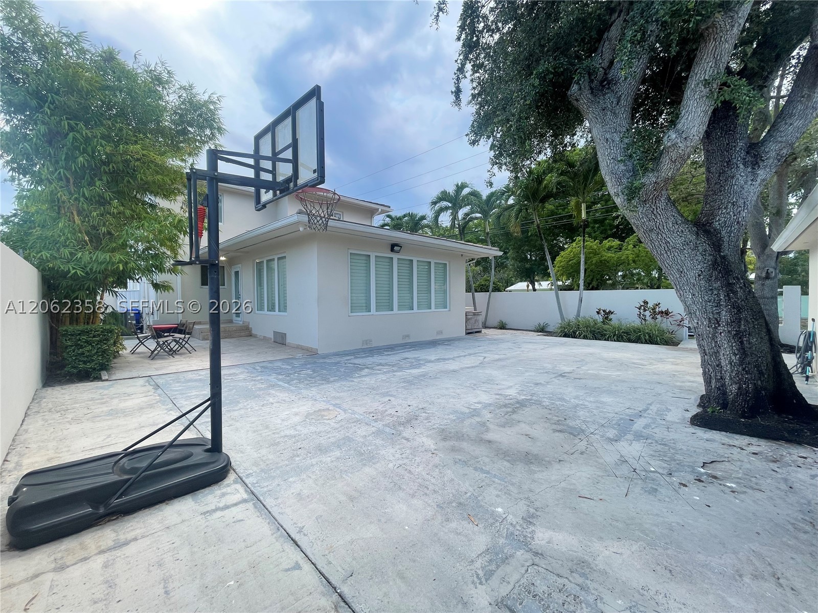 383 SW 25th Rd, Miami FL 33129