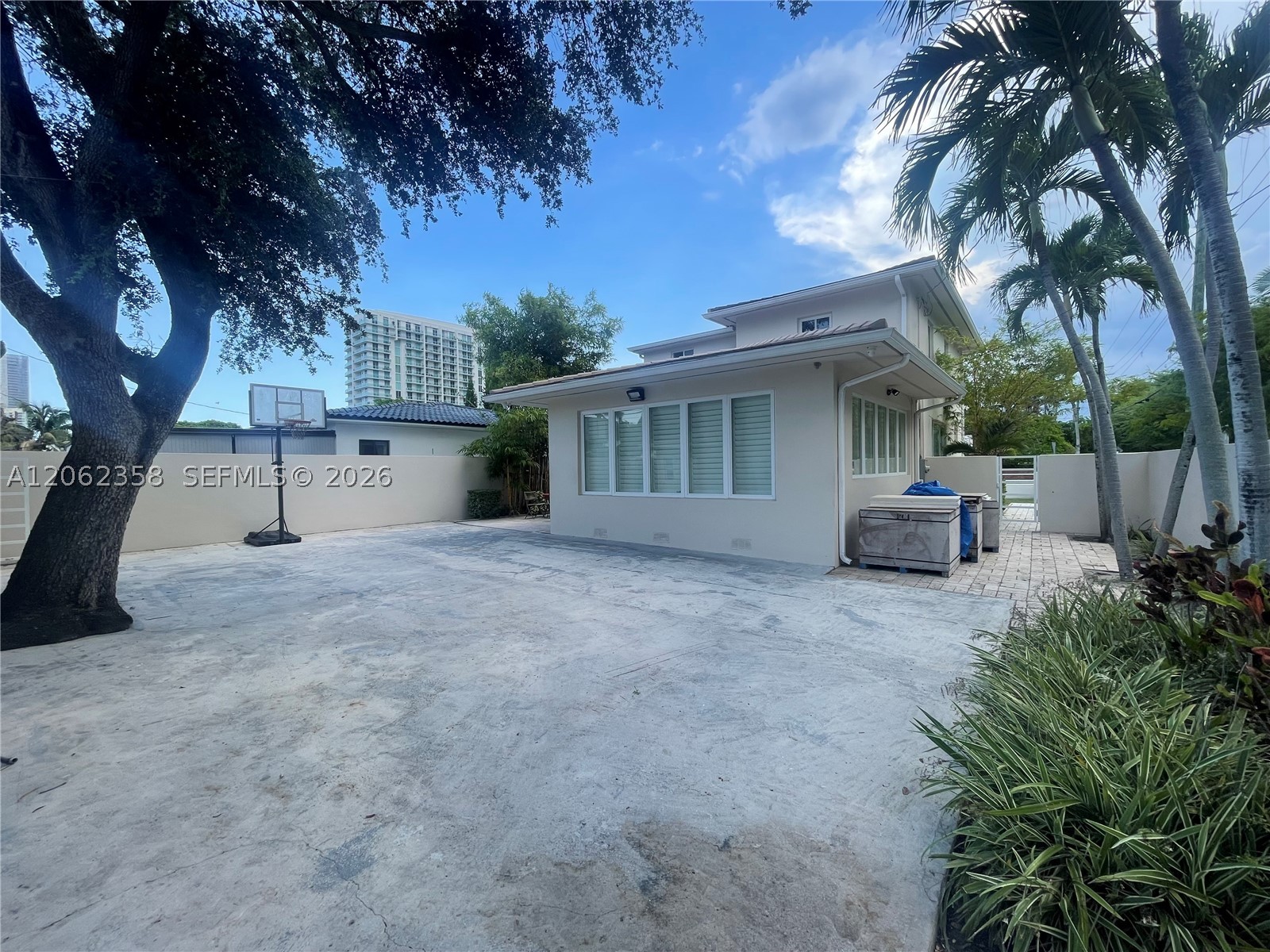383 SW 25th Rd, Miami FL 33129