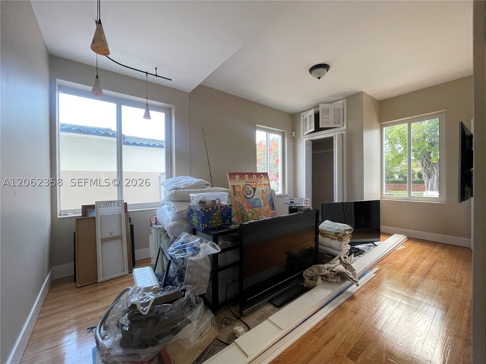 383 SW 25th Rd, Miami FL 33129