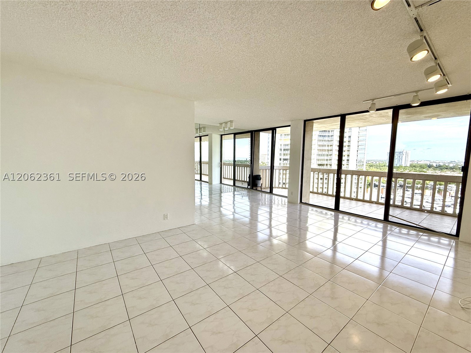 19355 Turnberry Way #12C, Aventura FL 33180