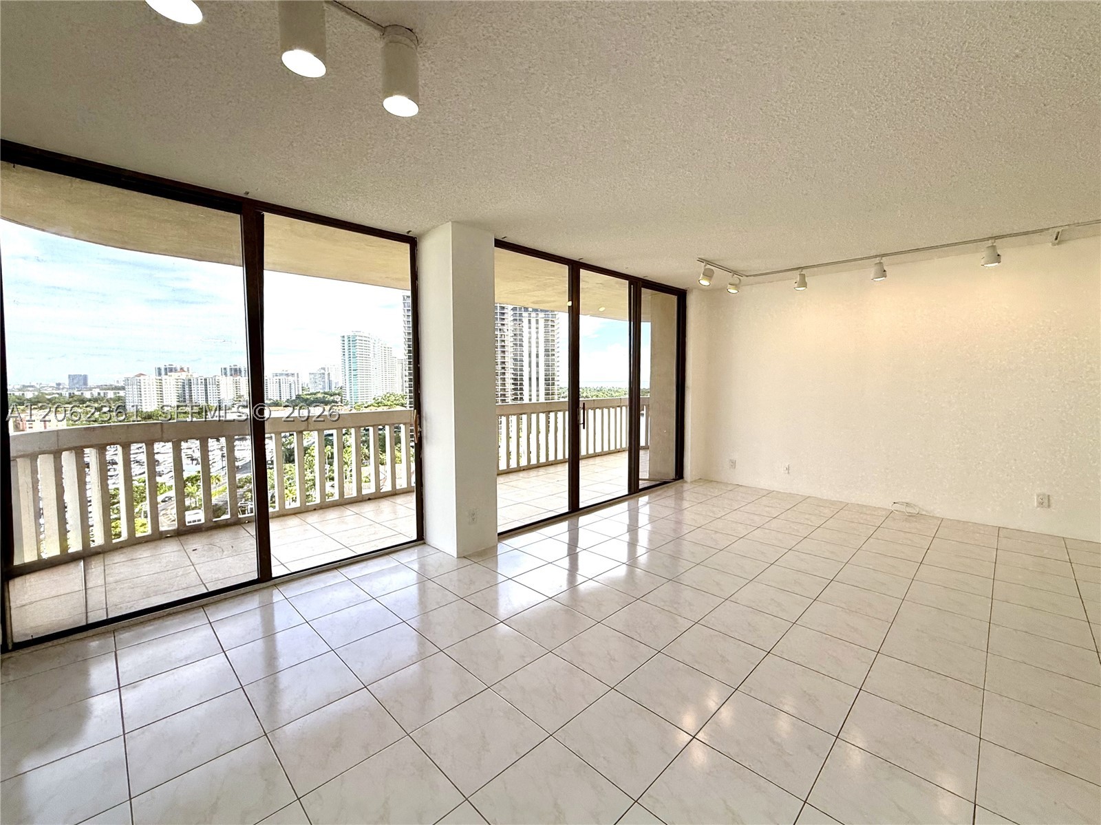 19355 Turnberry Way #12C, Aventura FL 33180