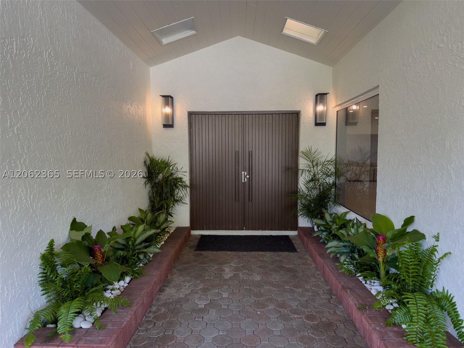 9980 SW 83rd Ave, Miami FL 33156