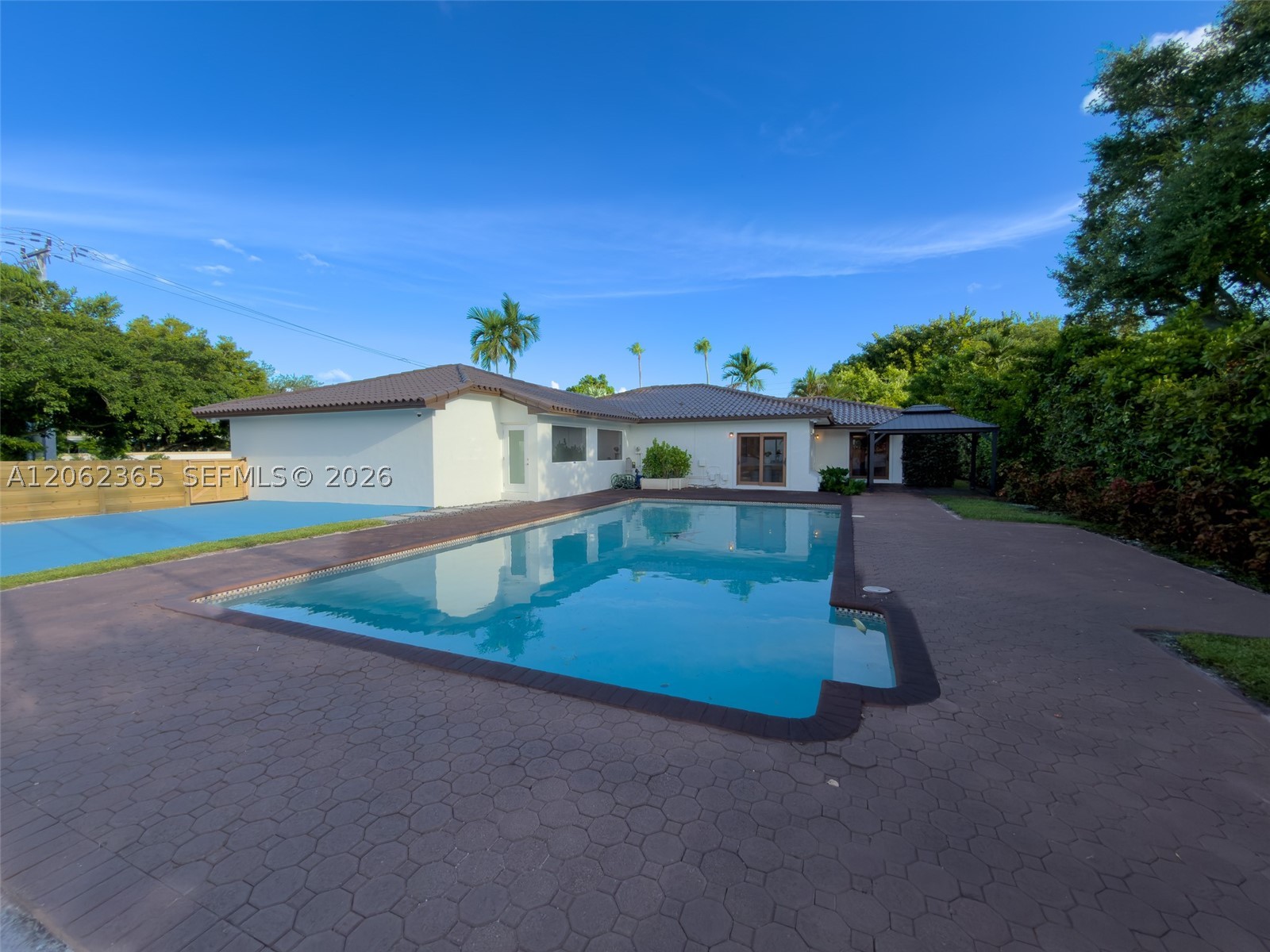 9980 SW 83rd Ave, Miami FL 33156