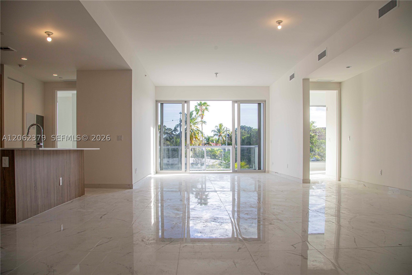 529 SW 11th St #202, Miami FL 33129