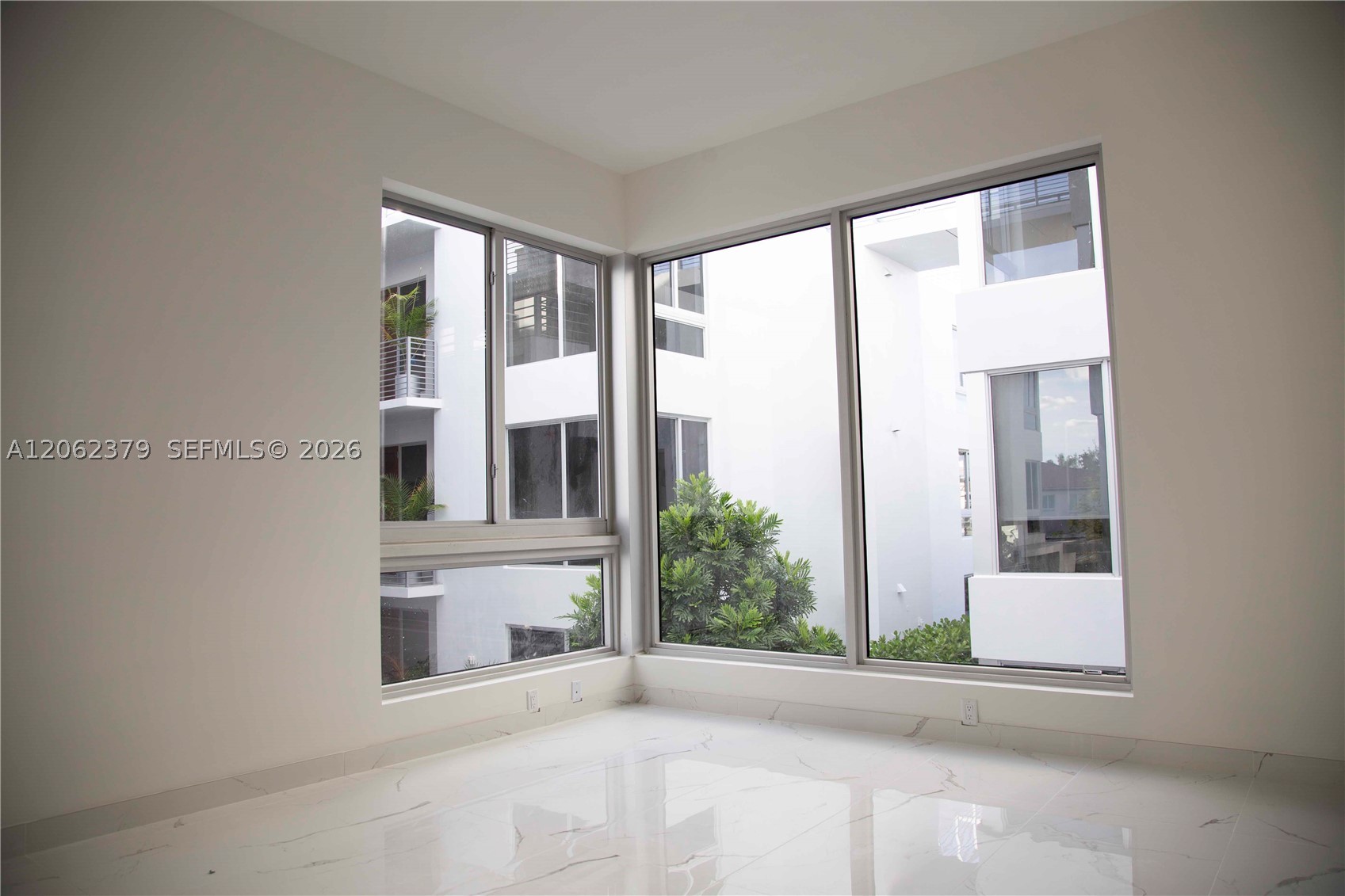 529 SW 11th St #202, Miami FL 33129