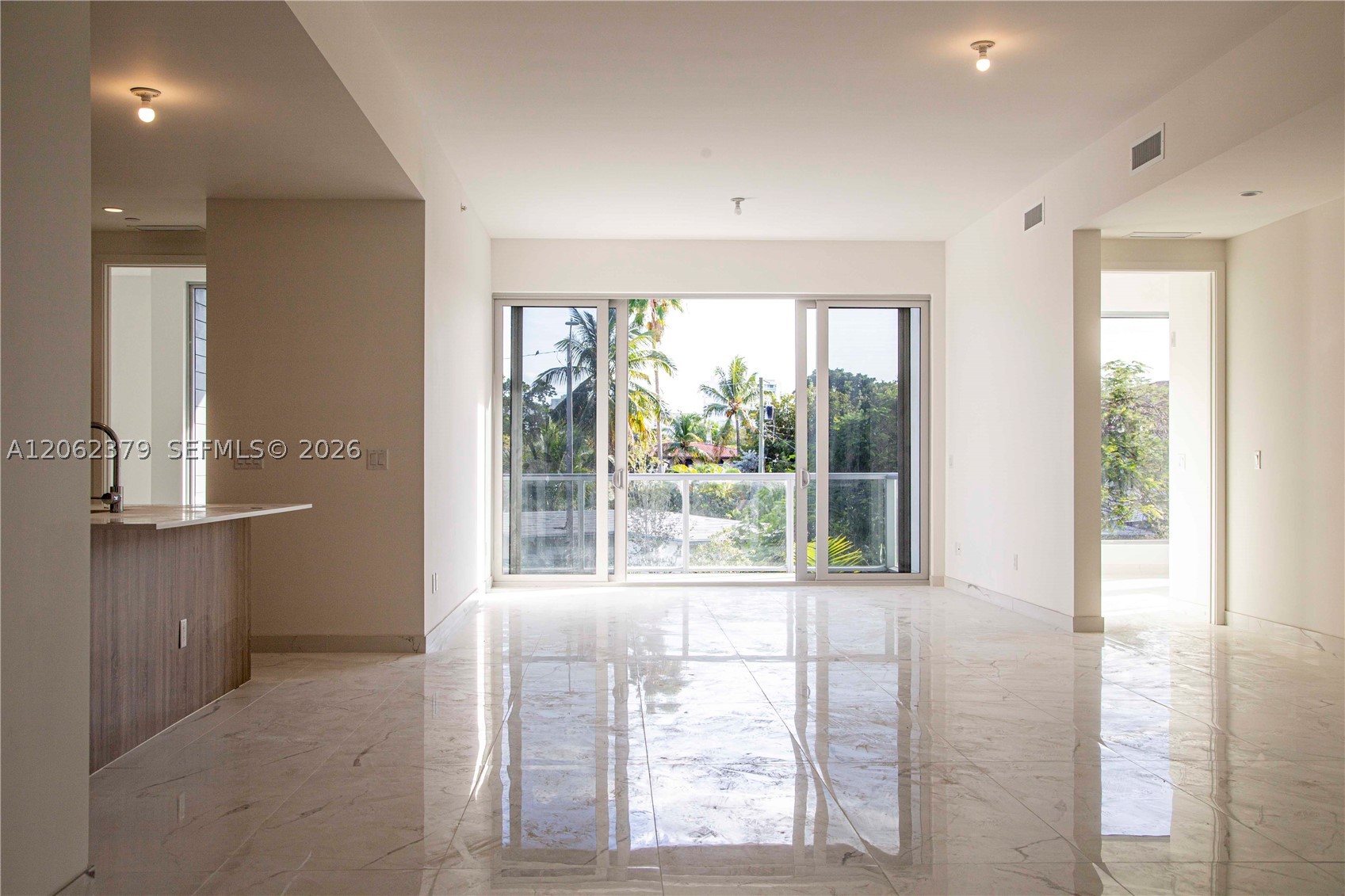 529 SW 11th St #202, Miami FL 33129