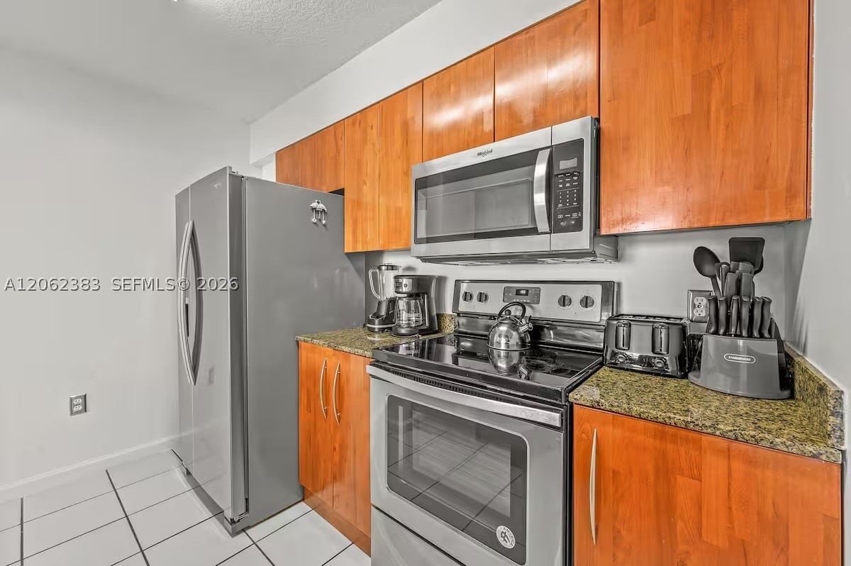 1200 Brickell Bay Dr #2502, Miami FL 33131
