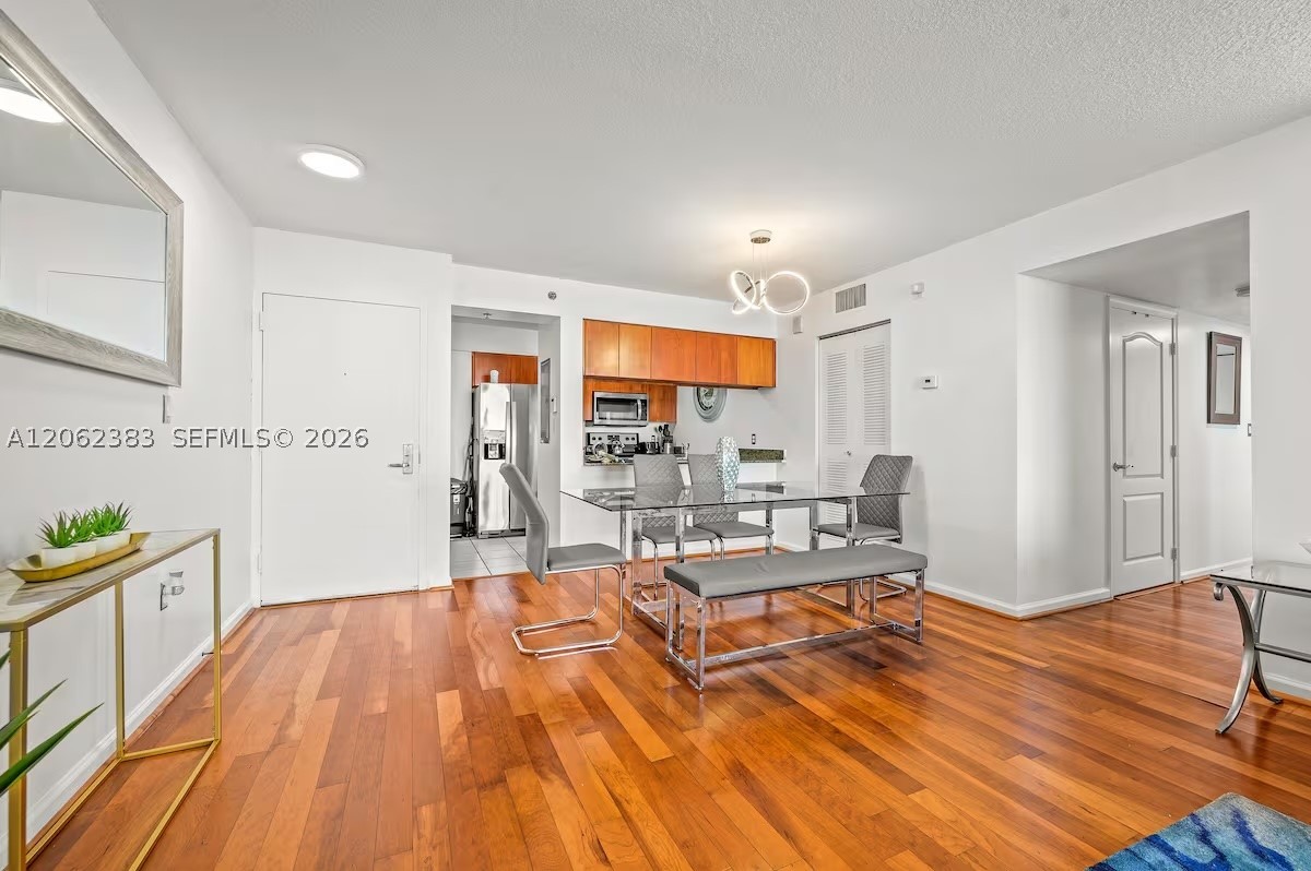 1200 Brickell Bay Dr #2502, Miami FL 33131
