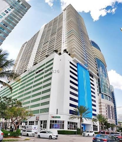 1200 Brickell Bay Dr #2502, Miami FL 33131