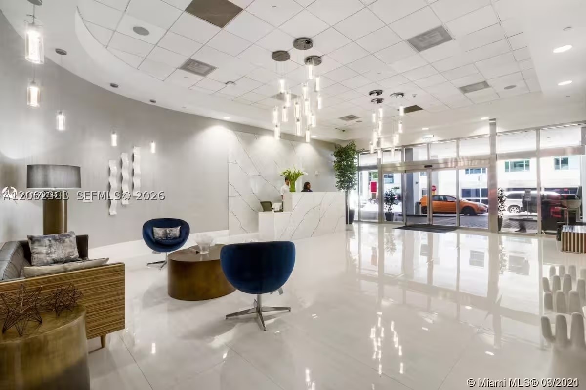 1200 Brickell Bay Dr #2502, Miami FL 33131