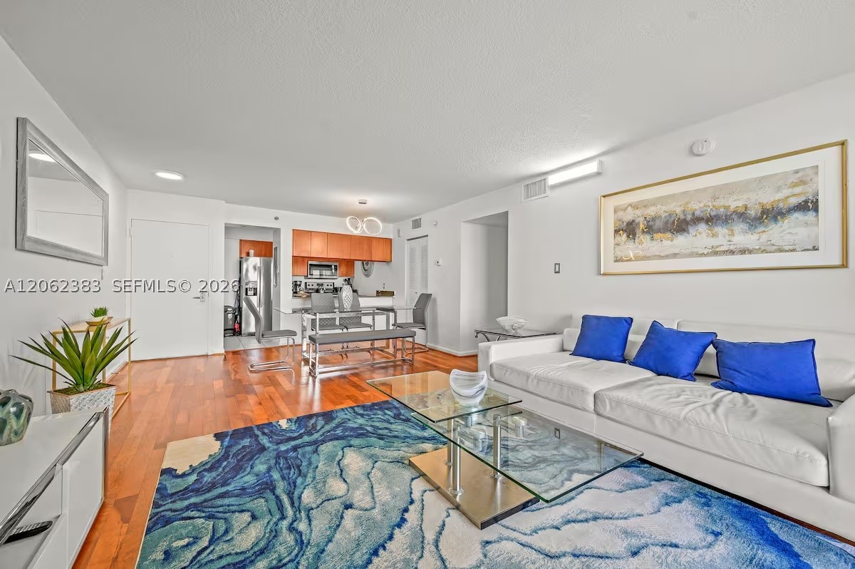 1200 Brickell Bay Dr #2502, Miami FL 33131