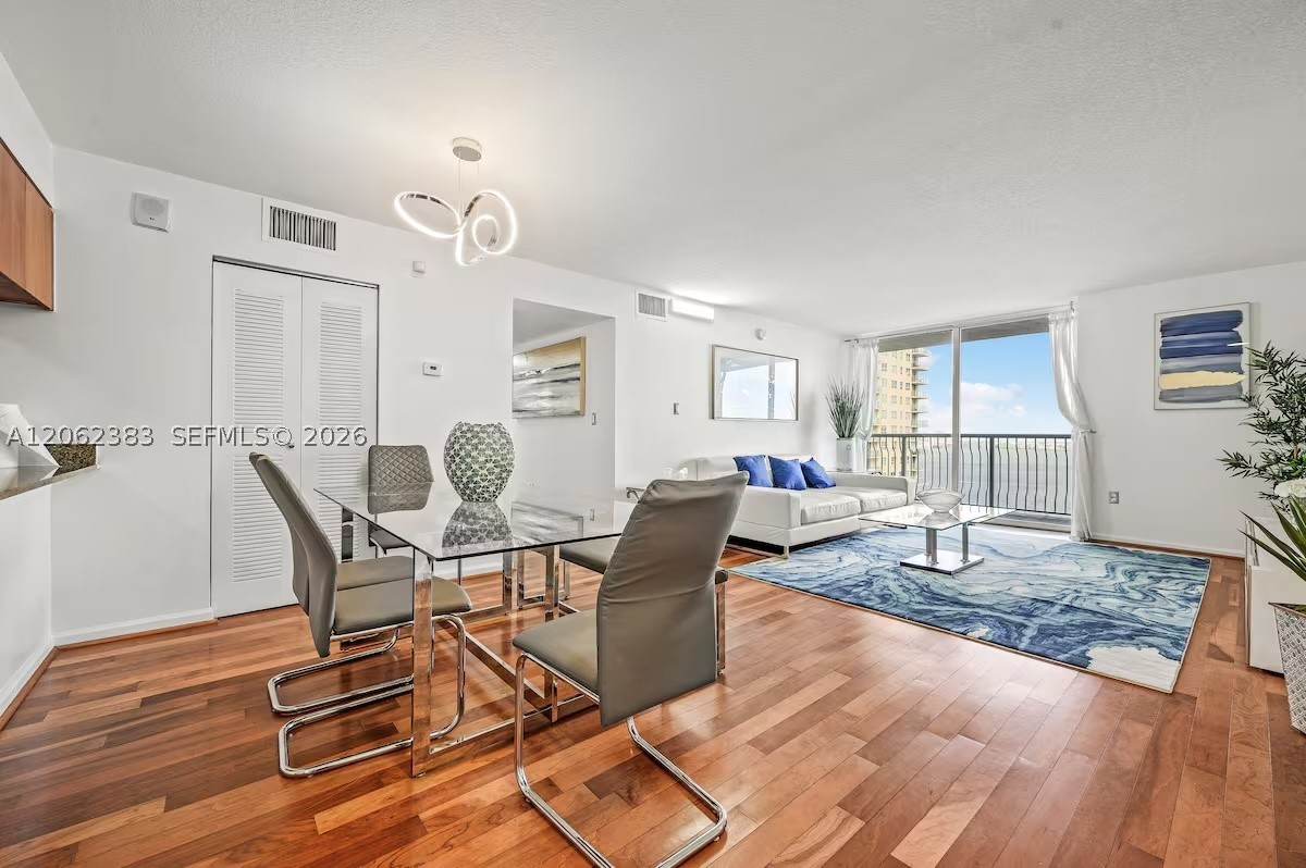 1200 Brickell Bay Dr #2502, Miami FL 33131