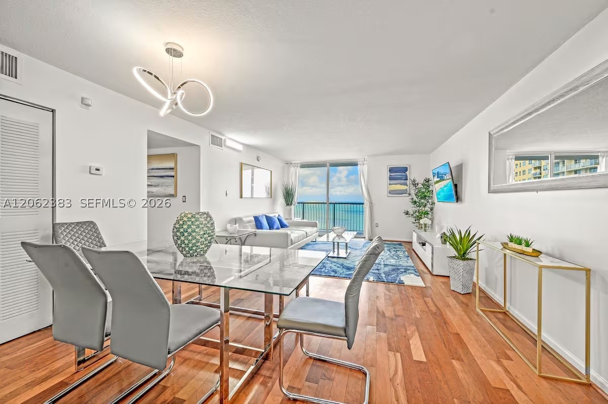 1200 Brickell Bay Dr #2502, Miami FL 33131