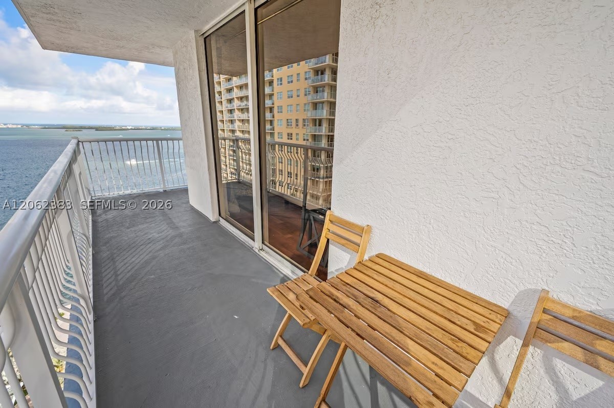 1200 Brickell Bay Dr #2502, Miami FL 33131