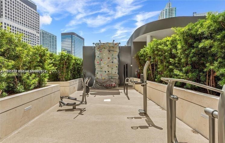 801 S Miami Ave #2006, Miami FL 33130
